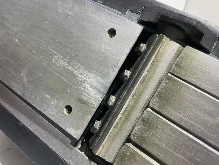 STRUG ELEKTRYCZNY GRAPHITE 59G680 / 1300W