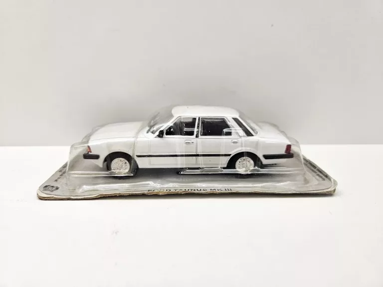 MODEL AUTA 1:43 FORD TAUNUS MK III