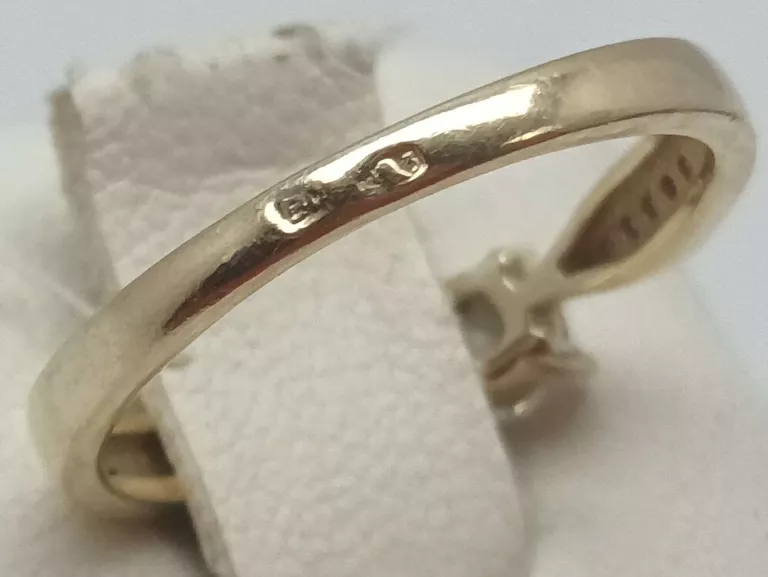 zloty-pierscionek-z-oczkiem-585-210g-r12-ean-gtin-036800101197