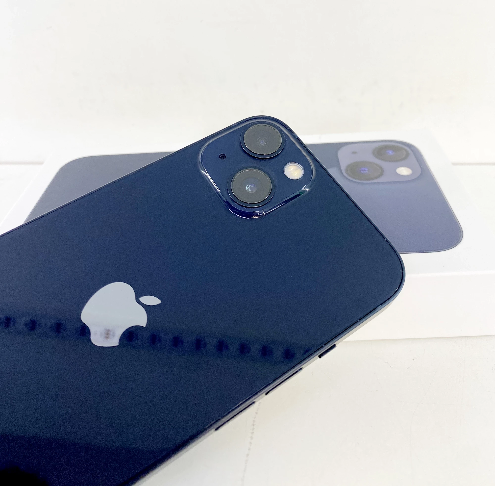 telefon-apple-iphone-13-zestaw-128gbb-100-gwarancja-typ-smartfon