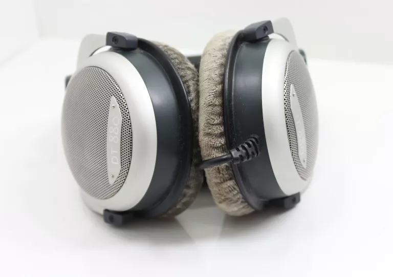 SŁUCHAWKI BEYERDYNAMIC DT-880 600