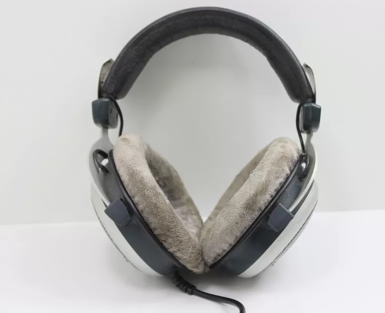 SŁUCHAWKI BEYERDYNAMIC DT-880 600