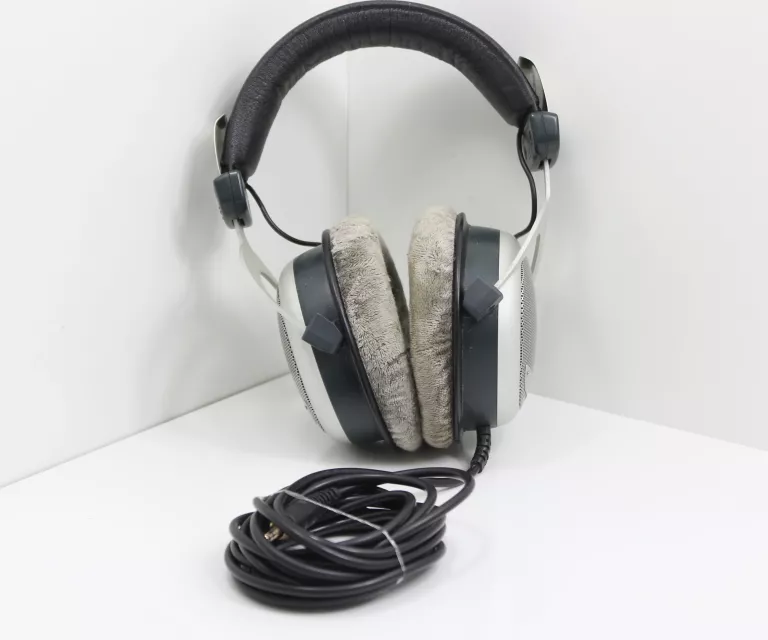 SŁUCHAWKI BEYERDYNAMIC DT-880 600