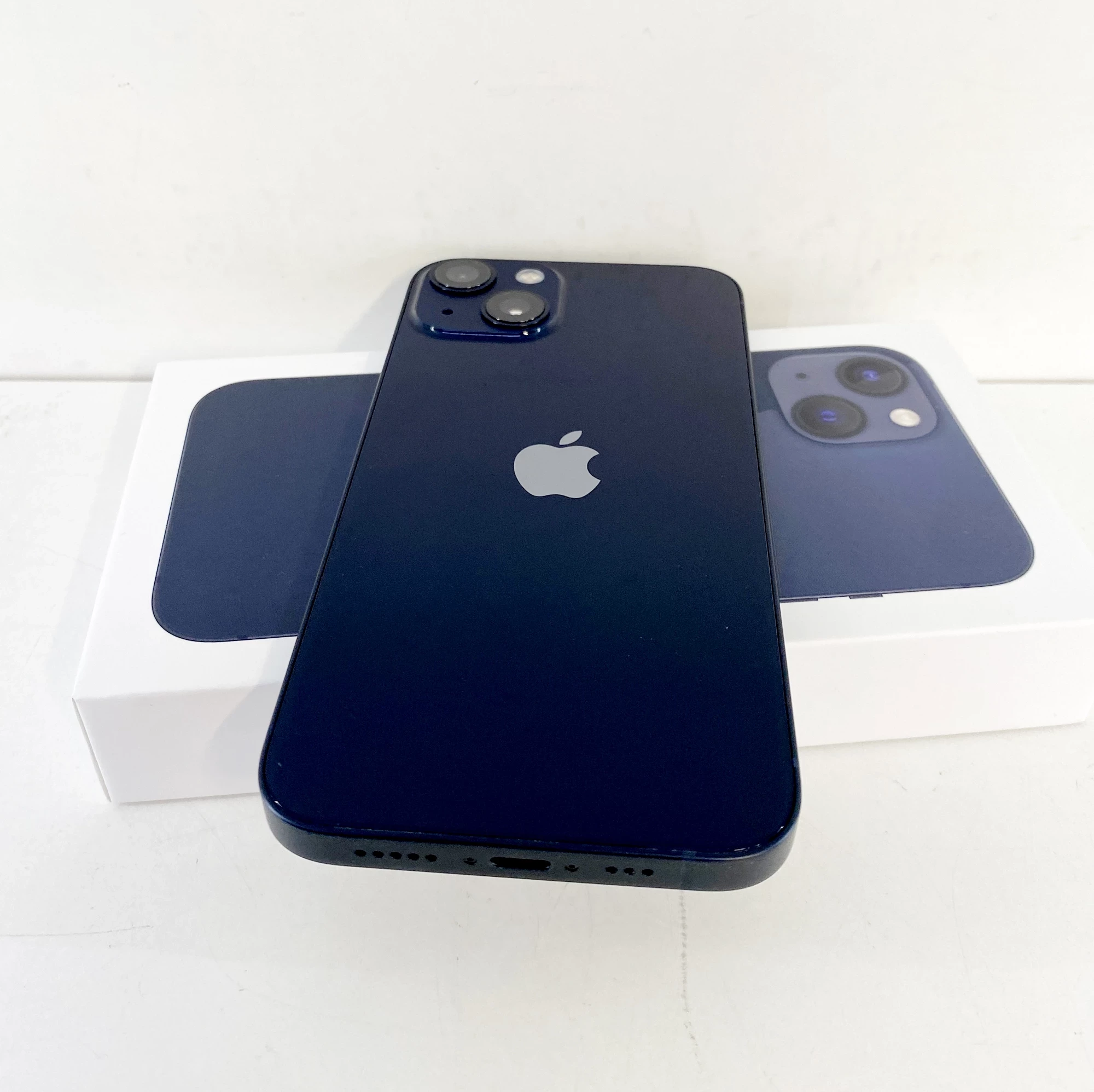 telefon-apple-iphone-13-zestaw-128gbb-100-gwarancja-pamiec-ram-4-gb