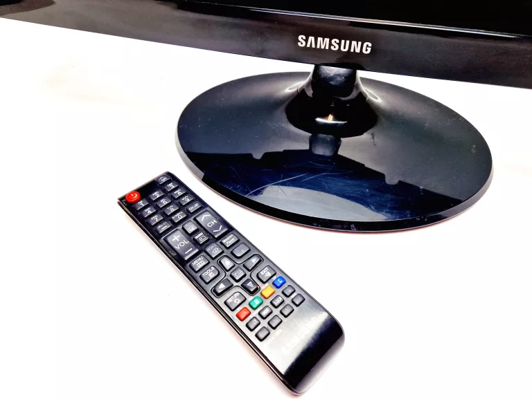 TV / MONITOR SAMSUNG T24C300EW