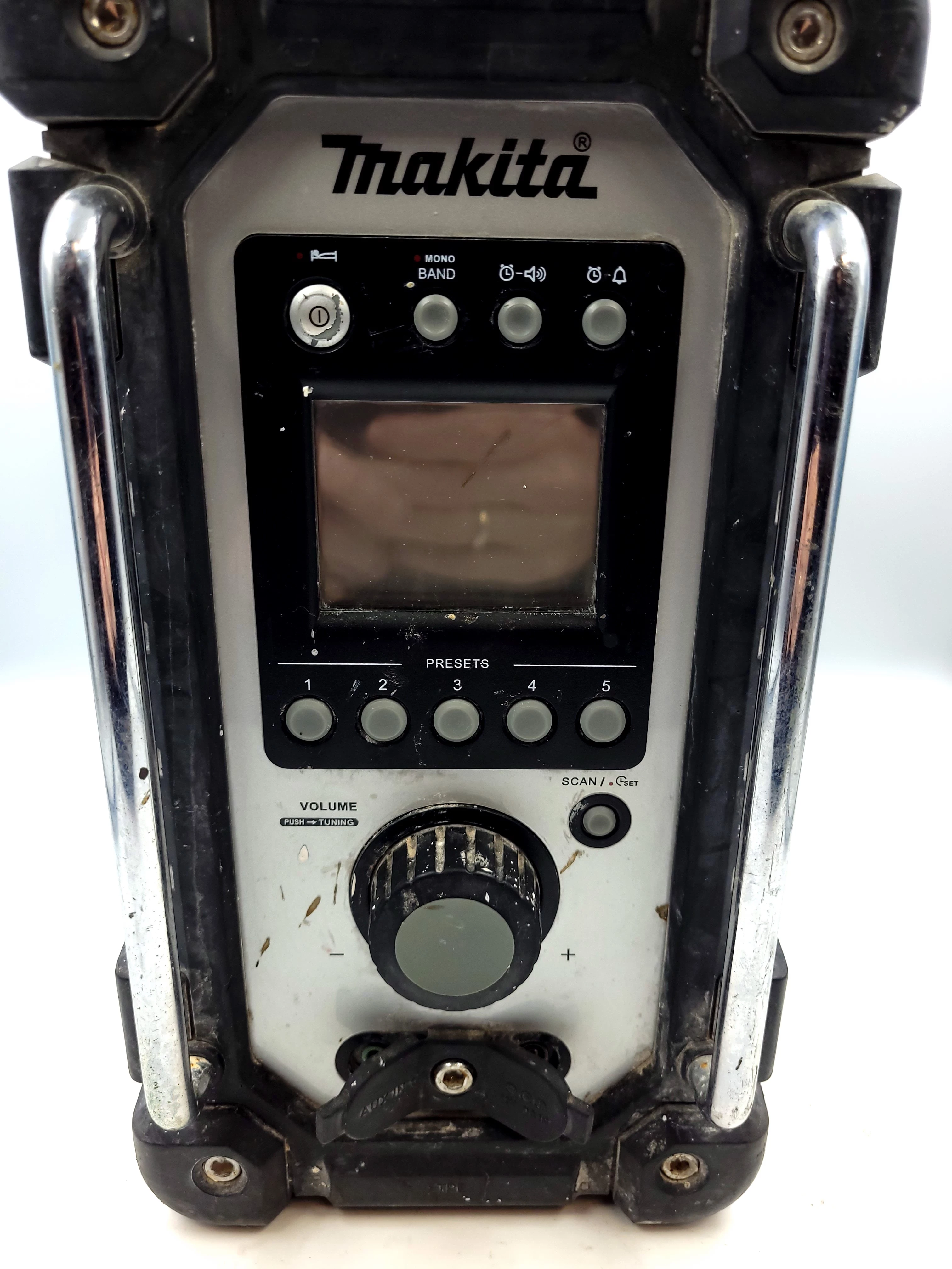 radio-budowlane-makita-dmr102-stan-uzywany