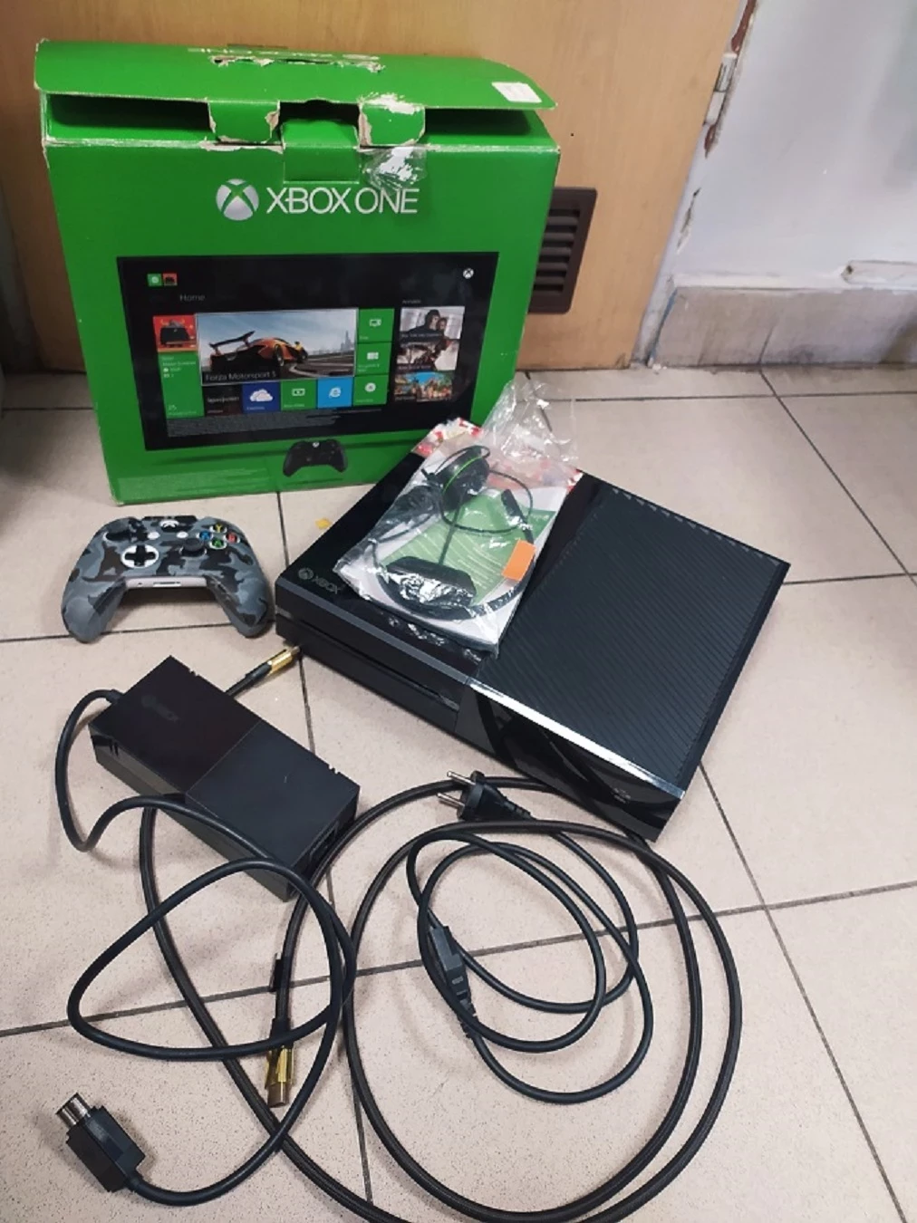 konsola-xbox-one-1tb-kpl-sluchawki-hdmi-zdunska-49-lowicz