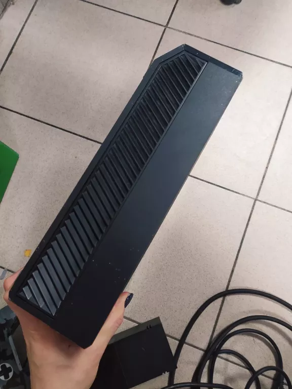 KONSOLA XBOX ONE 1TB KPL SŁUCHAWKI HDMI