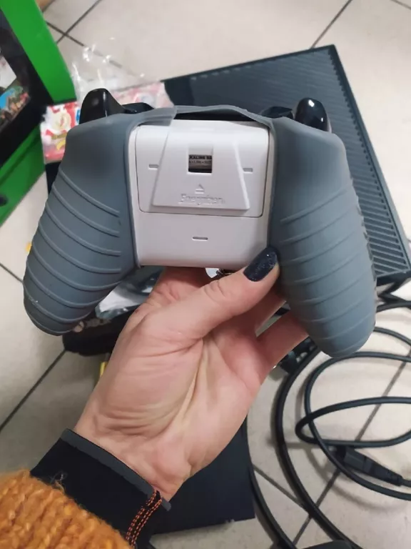 KONSOLA XBOX ONE 1TB KPL SŁUCHAWKI HDMI