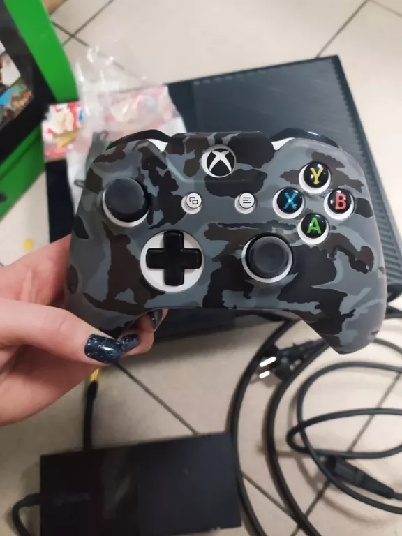 KONSOLA XBOX ONE 1TB KPL SŁUCHAWKI HDMI