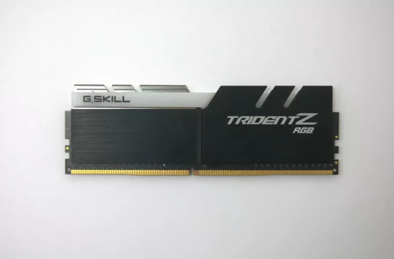 KOŚĆ RAM G.SKILL TRIDENT Z RGB 8GB DDR4