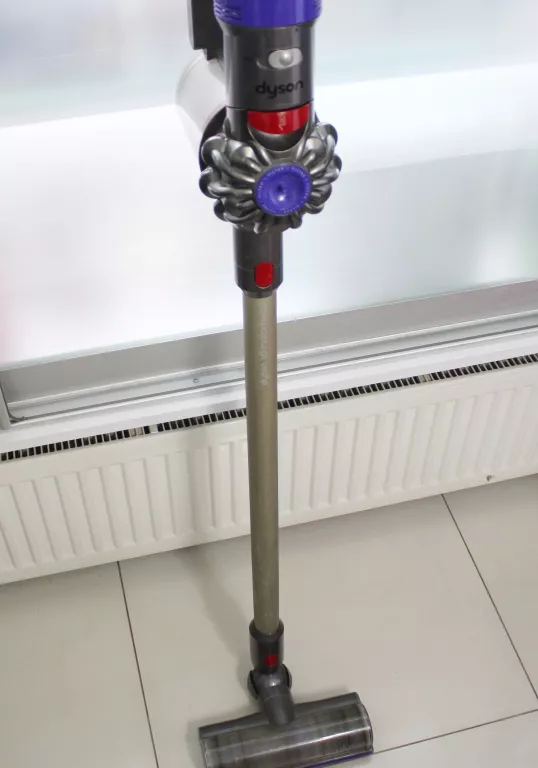 ODKURZACZ PIONOWY BEZPRZEWODOWY DYSON V8 MOTORHEAD