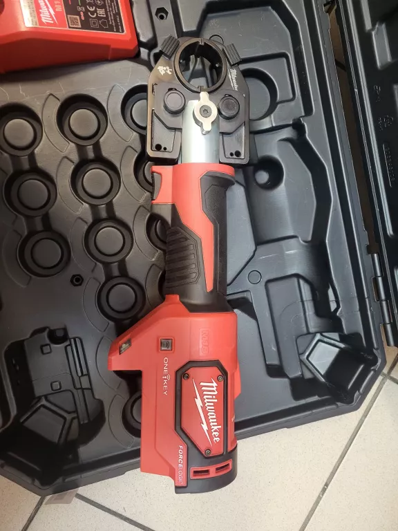 MILWAUKEE M18 HCCT PRASA ZACISKARKA HYDRAULICZNA 18V 1X2,0AH