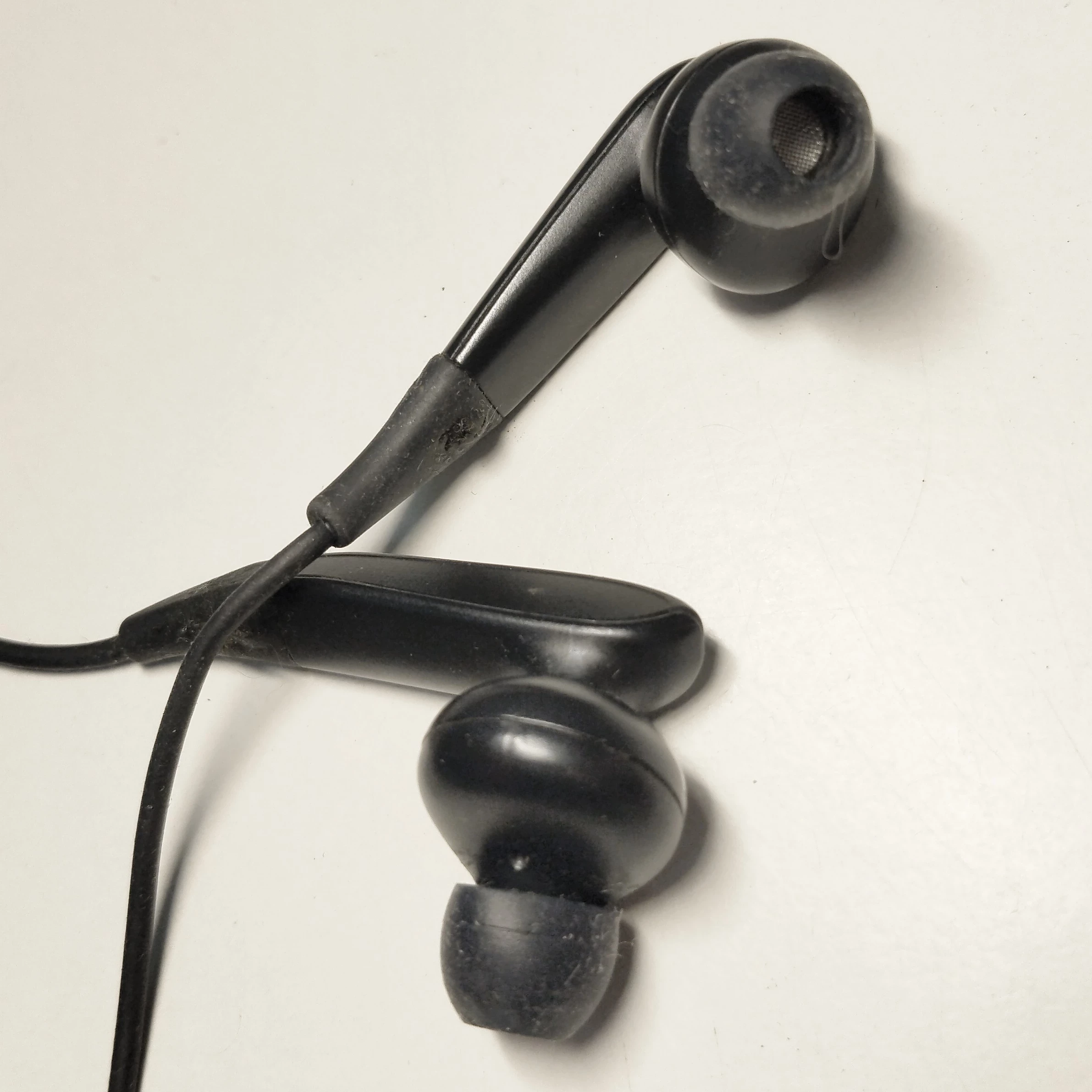 sluchawki-samsung-level-u-pro-pudelko-transmisja-sygnalu-bluetooth