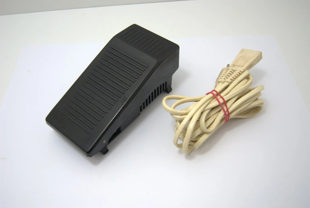 maszyna-do-szycia-predom-lucznik-455-typ-urzadzenia-urzadzenie-kompletne-z-etui