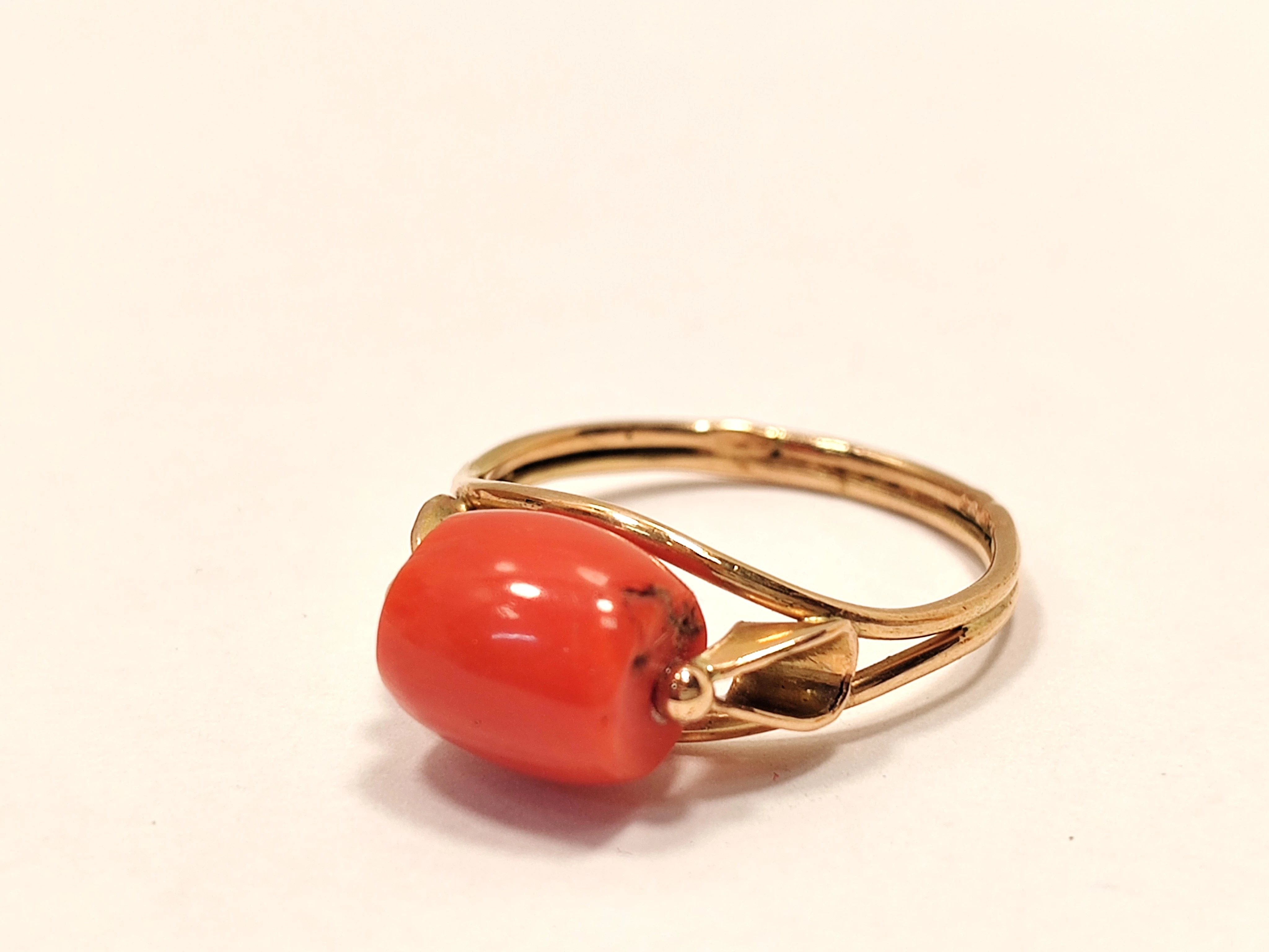 zloty-pierscionek-z-koralem-274g-r16-rodzaj-2205-2