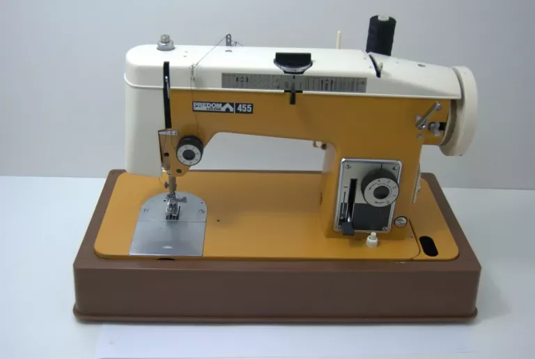 maszyna-do-szycia-predom-lucznik-455-typ-urzadzenia-urzadzenie-kompletne-z-etui