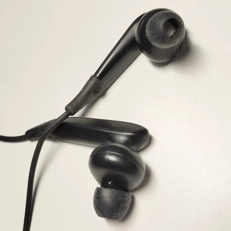 sluchawki-samsung-level-u-pro-pudelko-transmisja-sygnalu-bluetooth