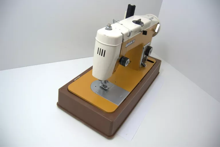 maszyna-do-szycia-predom-lucznik-455-marka-lucznik