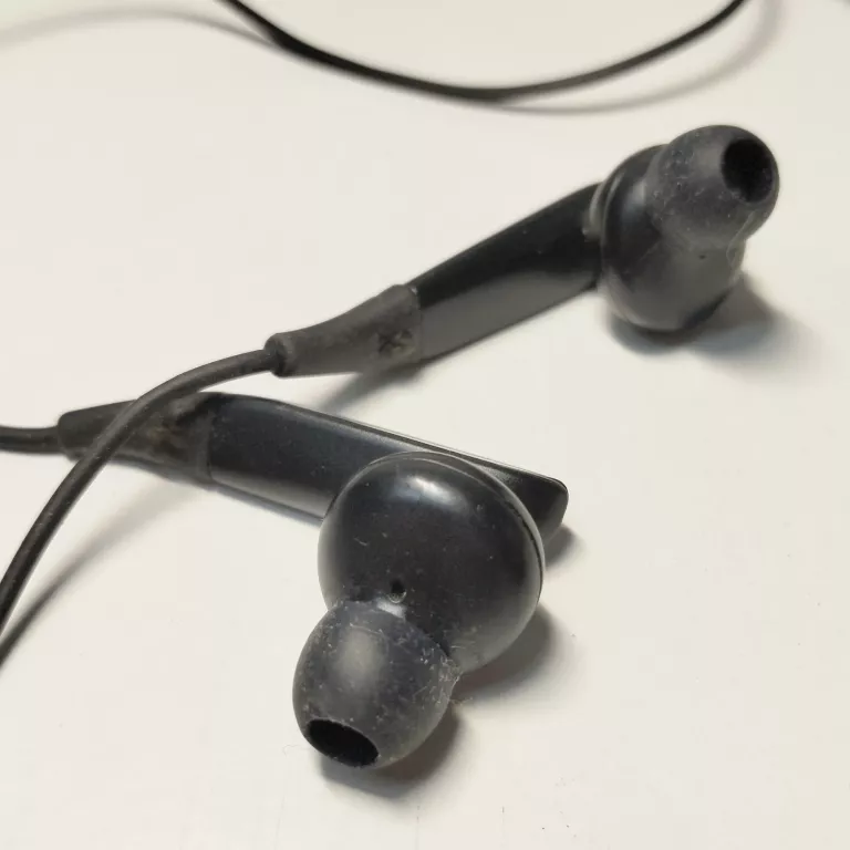 sluchawki-samsung-level-u-pro-pudelko-rodzaj-sluchawek-dokanalowe