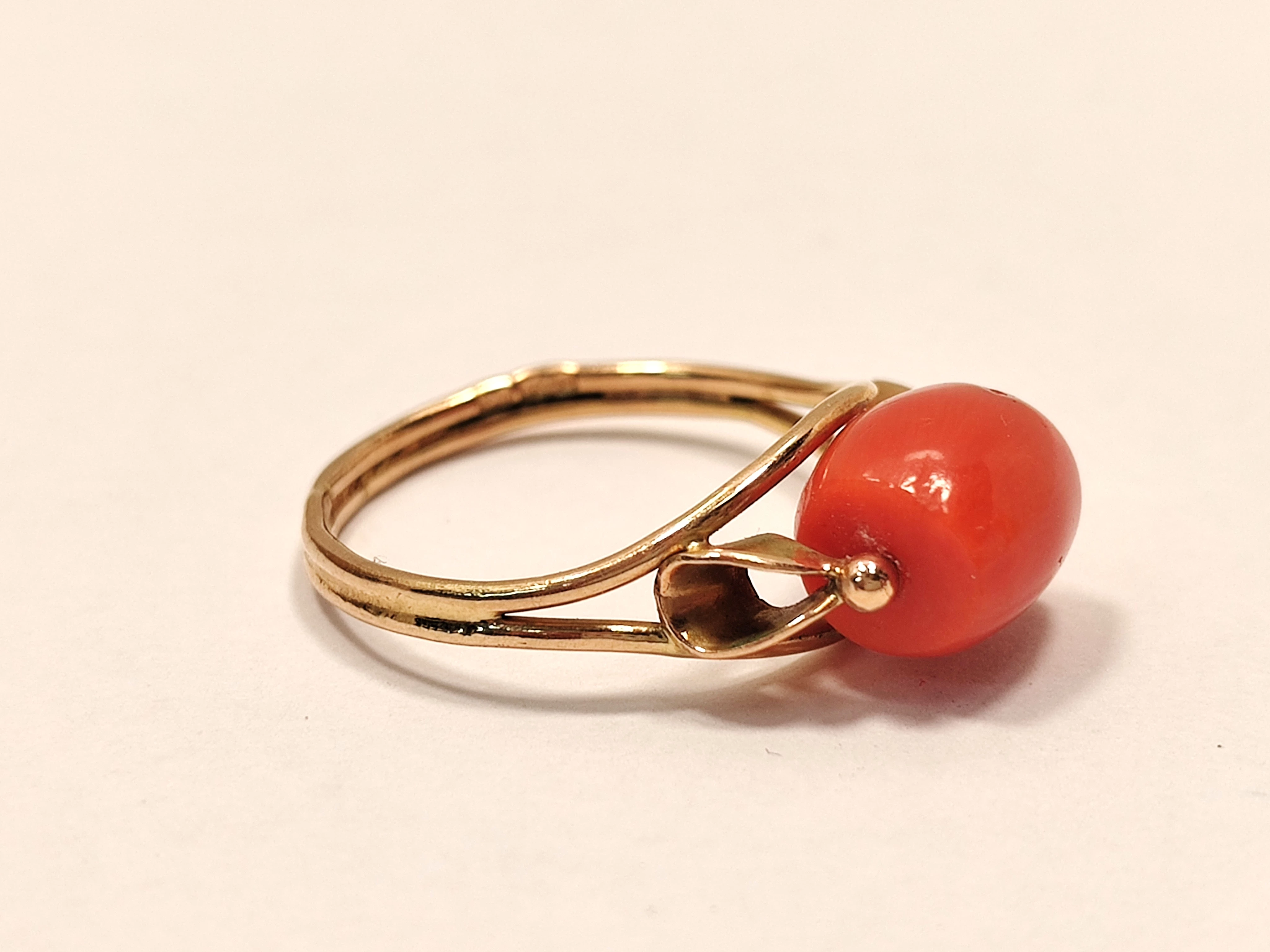 zloty-pierscionek-z-koralem-274g-r16-material-15835-2