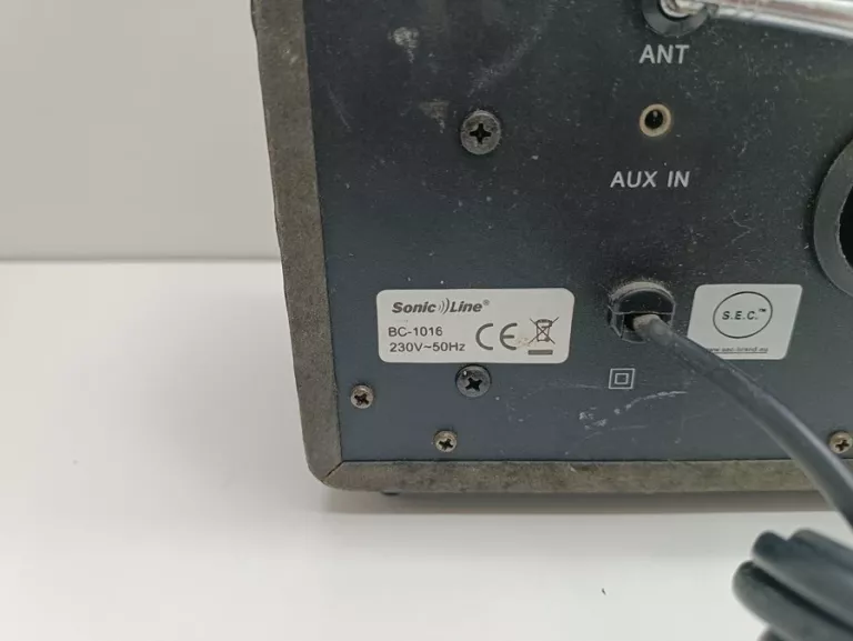 radio-czarne-marka-bez-marki