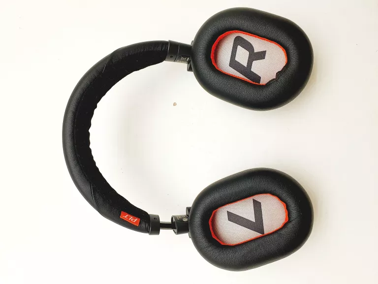SŁUCHAWKI PLANTRONICS VOYAGER 8200 UC B8200