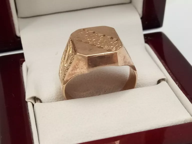 CIEKAWY ZŁOTY SYGNET 585 14 8,08G R23