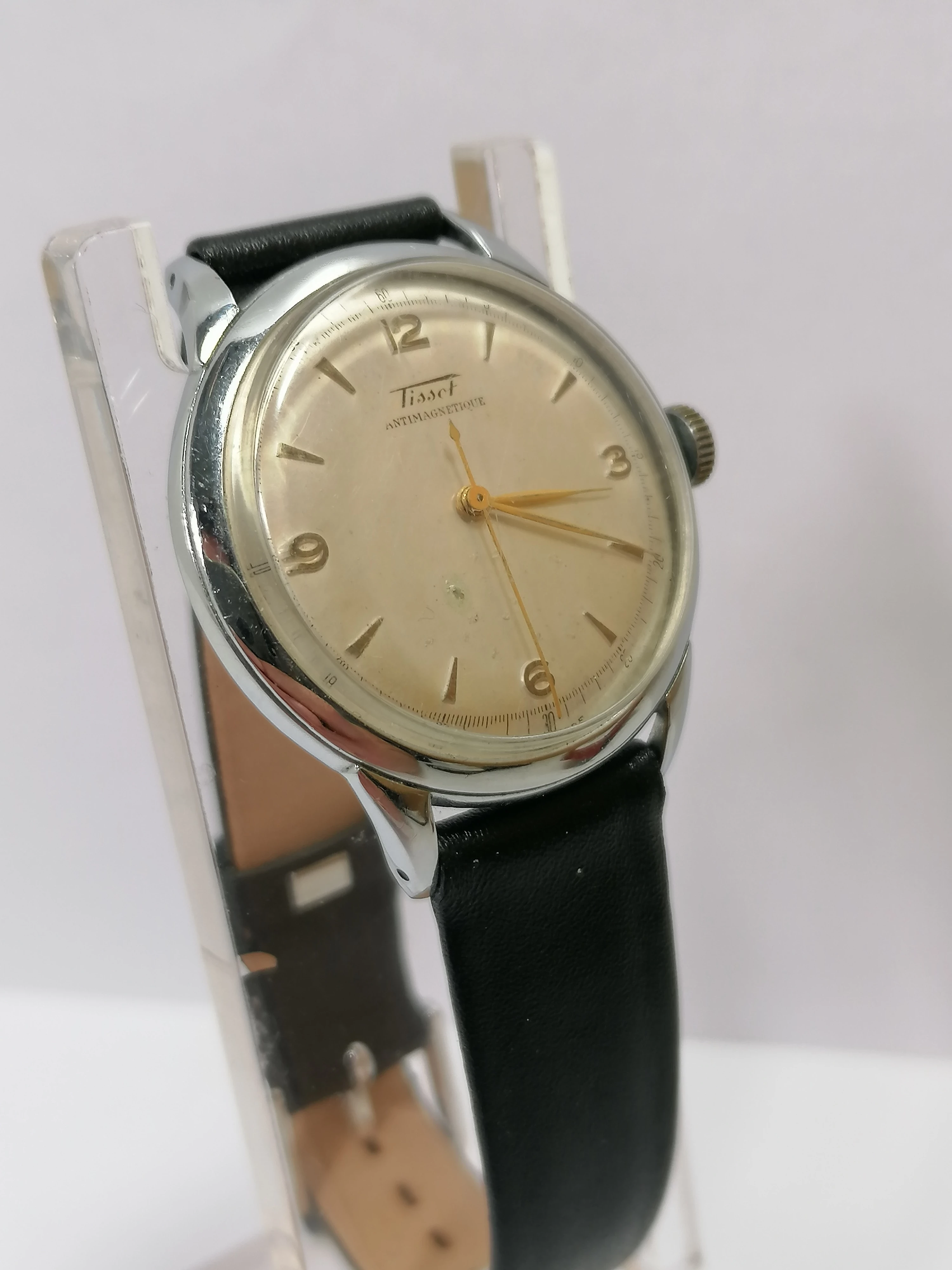 zegarek-tissot-antimagnetique-mechanizm-mechaniczny