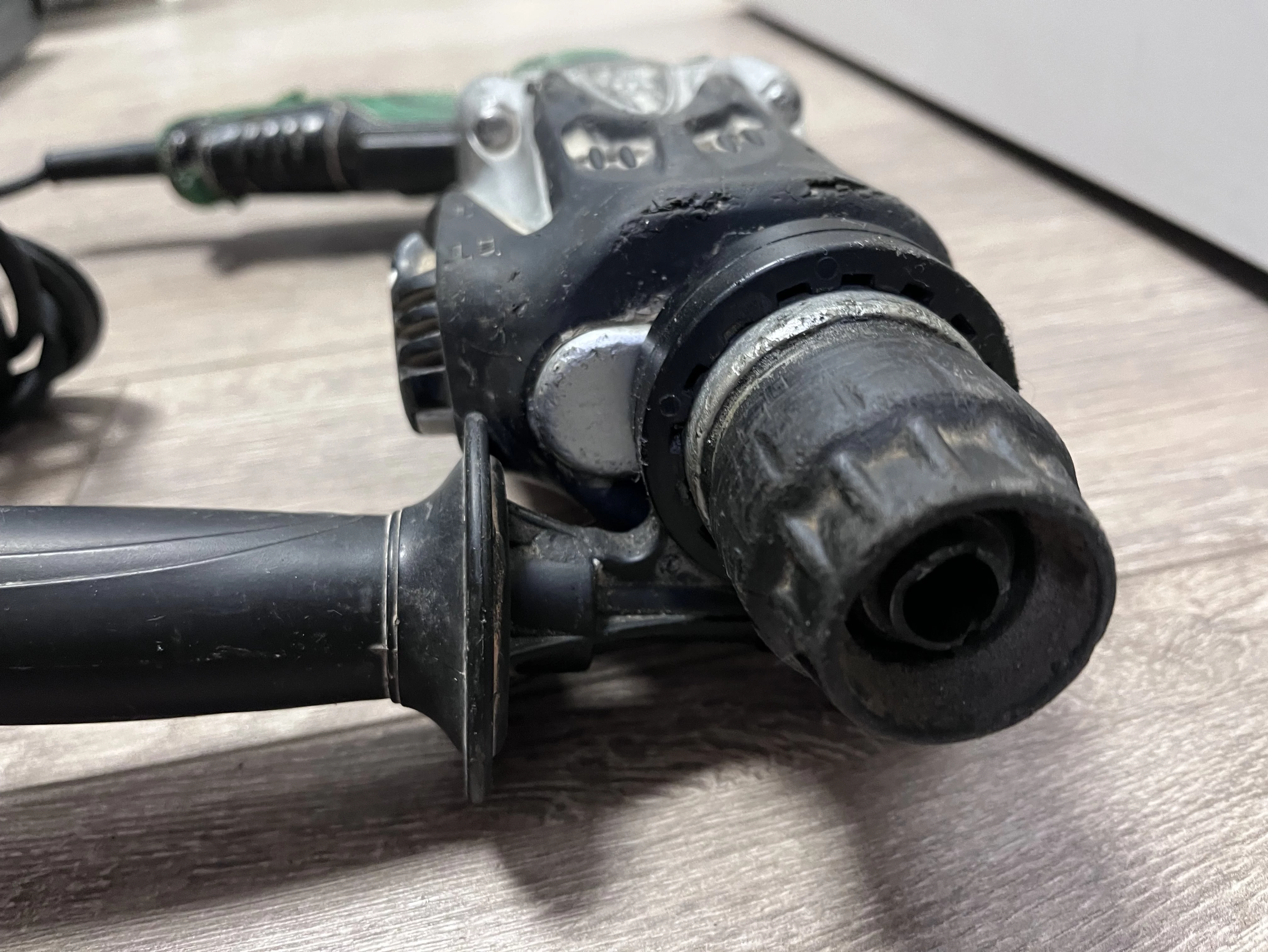 mlotowiertarke-hitachi-dh24pc3-funkcyjnosc-3-funkcyjny-wiercenie-z-i-bez-udaru-podkuwanie