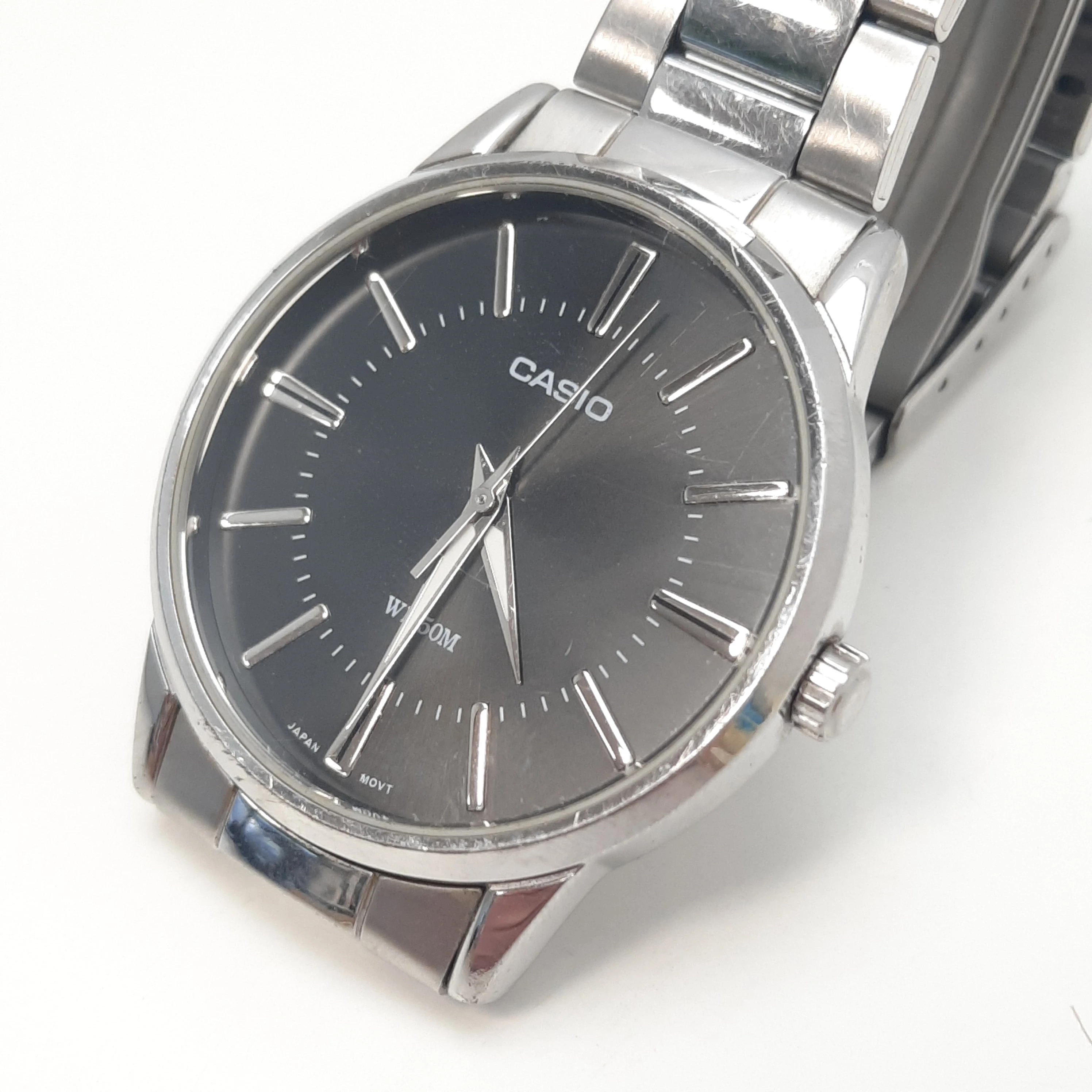 klasyczny-zegarek-meski-casio-mtp-1303p-ksztalt-koperty-okragla