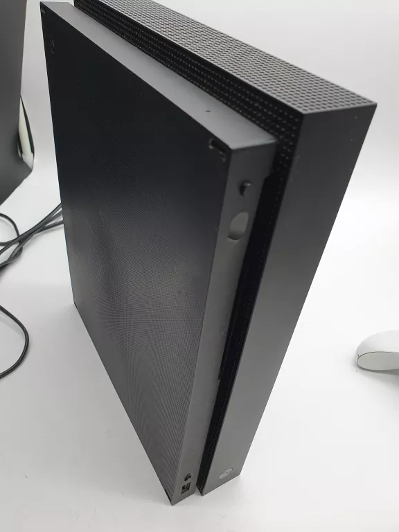 KONSOLA XBOX ONE X