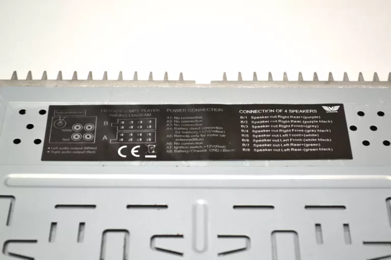 RADIO SAMOCHODOWE VORDON HT-199 + KOMPLET