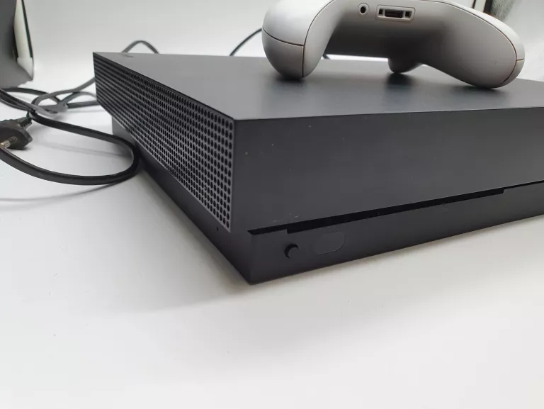 KONSOLA XBOX ONE X