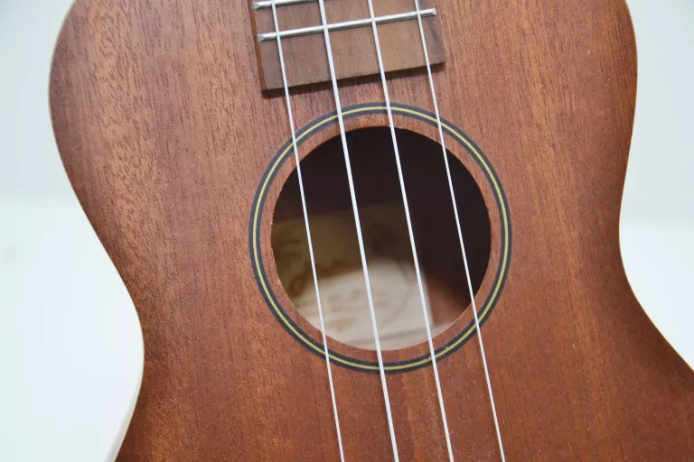 UKULELE MELLOW UK-3