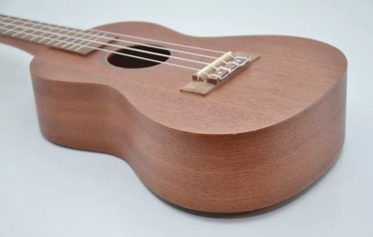 UKULELE MELLOW UK-3