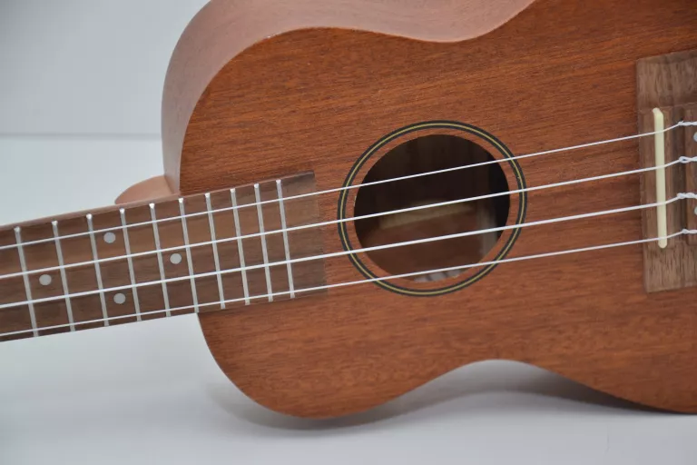 UKULELE MELLOW UK-3