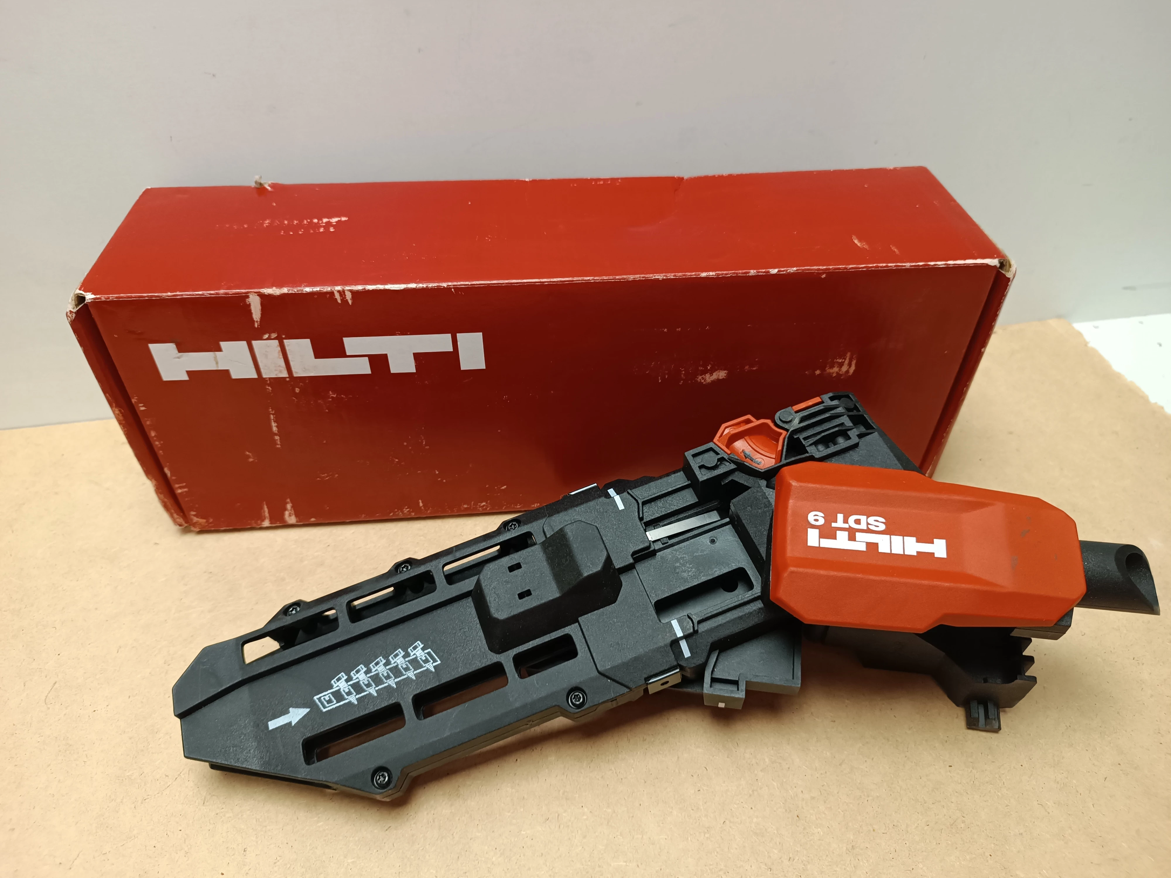 magazynek-do-wkretow-hilti-sdt-9-napiecie-v-216-v