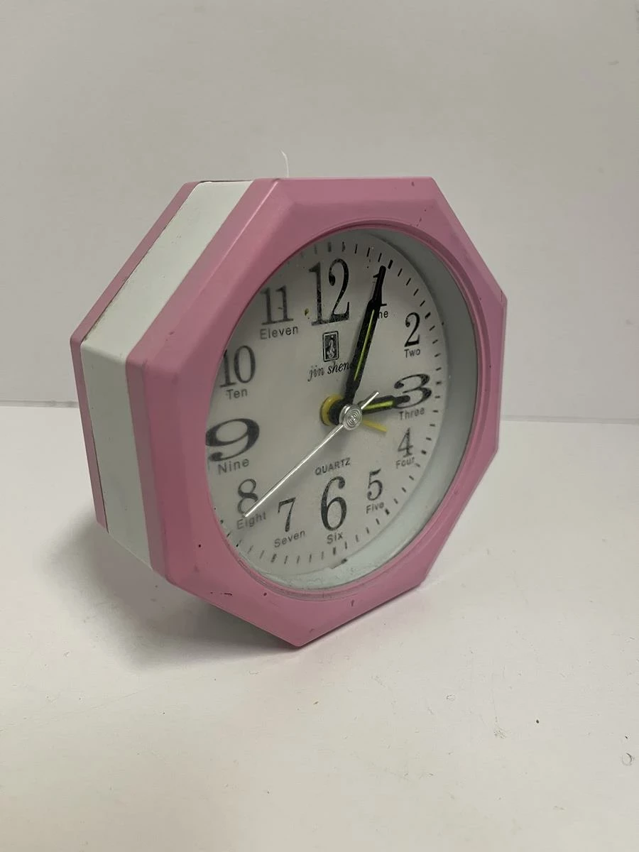 klasyczny-rozowy-budzik-polecam-typ-budzik