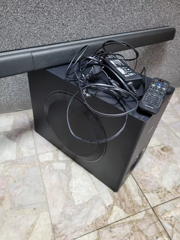 SOUNDBAR PHILIPS HTL5160B + PILOT