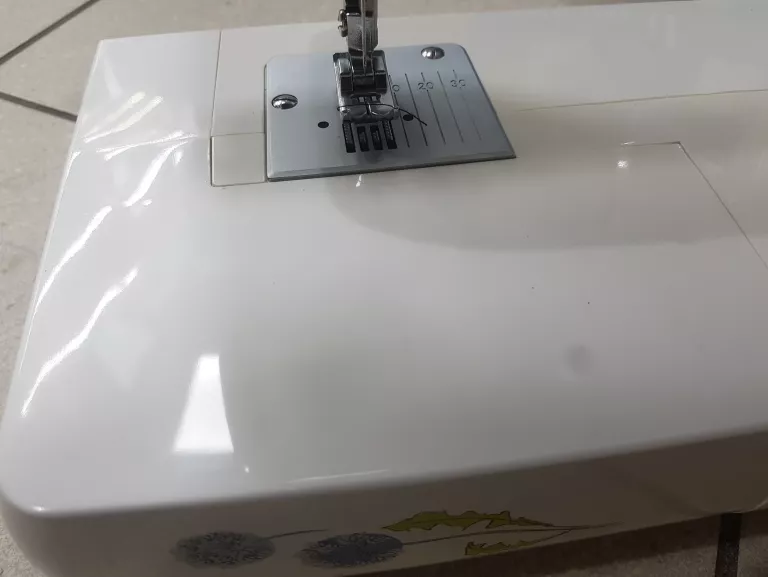 maszyna-do-szycia-lucznik-milena-419-kolor-dominujacy-bialy