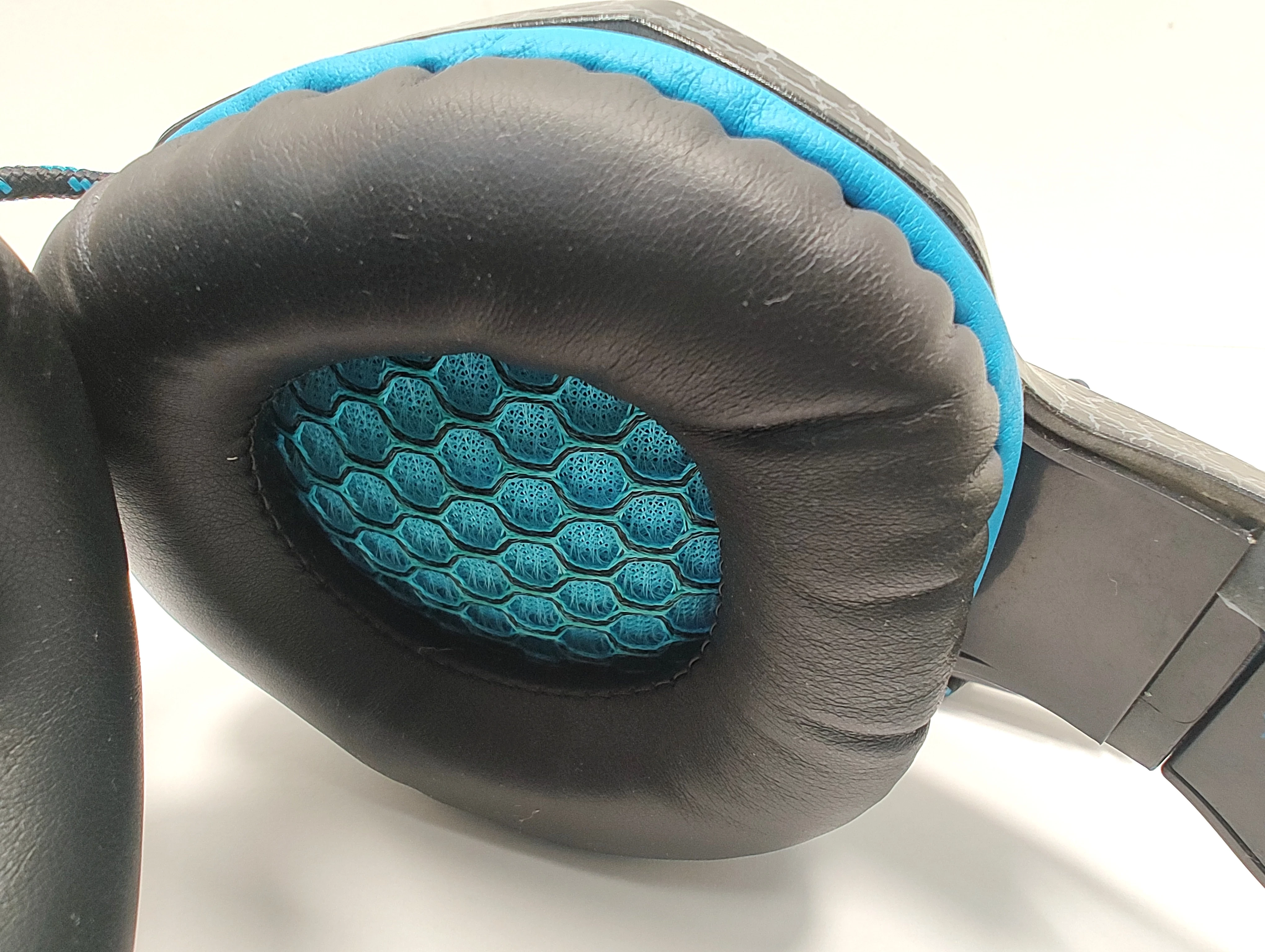 sluchawki-nauszne-fury-hellcat-rodzaj-sluchawek-nauszne