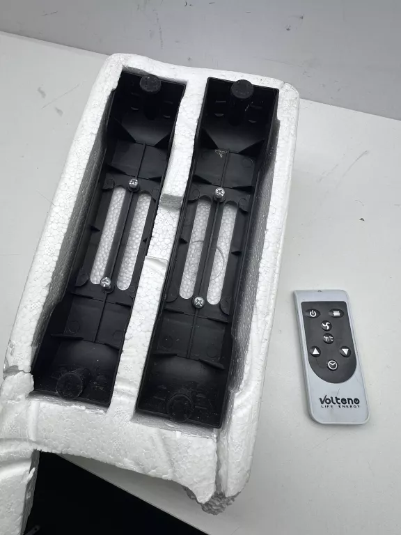 VOLTENO VO0270 GRZEJNIK KONWEKTOROWY Z WYŚWIETLACZEM LED 2300W