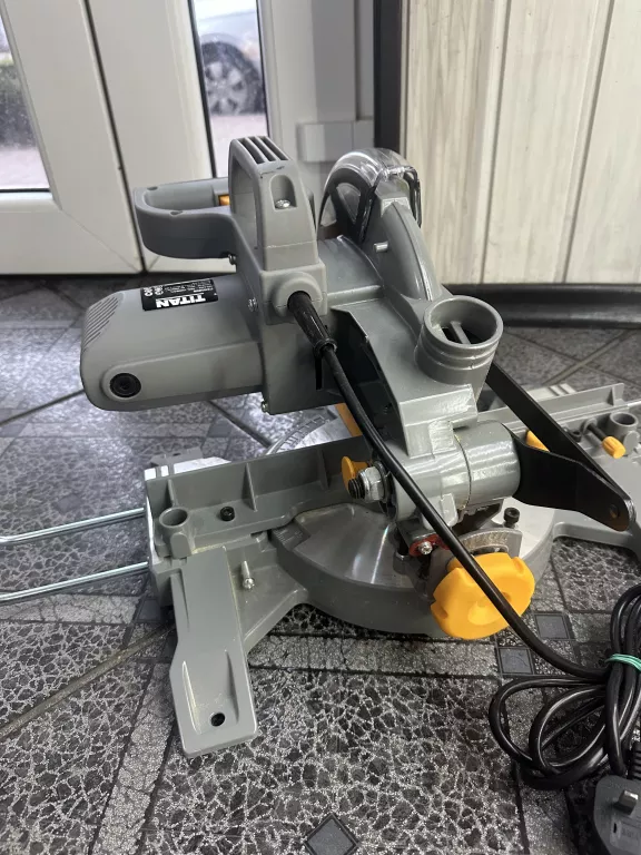 PIŁA UKOŚNA UKOŚNICA TITAN TTB795MSW STAN BDB +