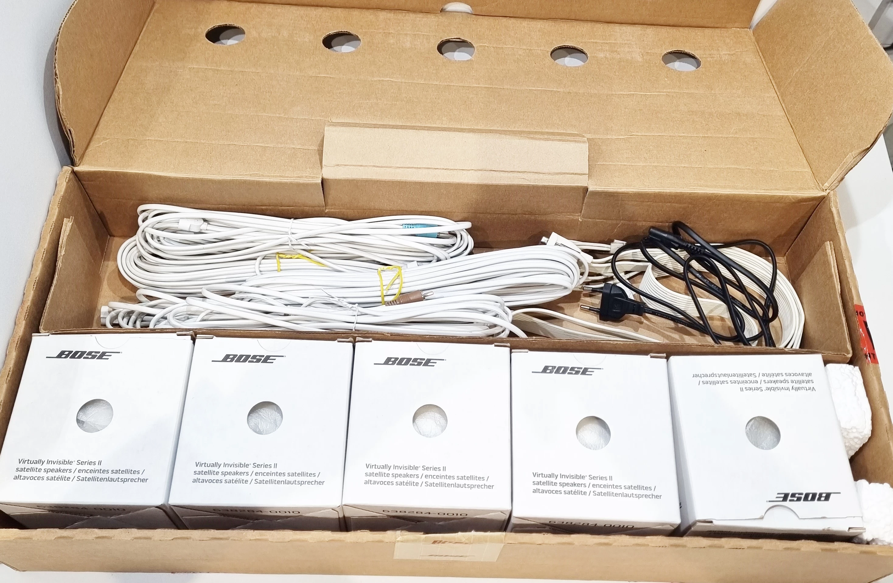 bose-acoustimass-6-seria-v-biale-ean-gtin-0017817692038