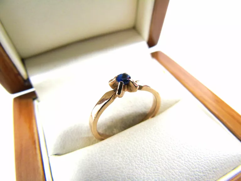 sliczny-zloty-pierscionek-pr585-r14-warmet-kamienie-brak-informacji