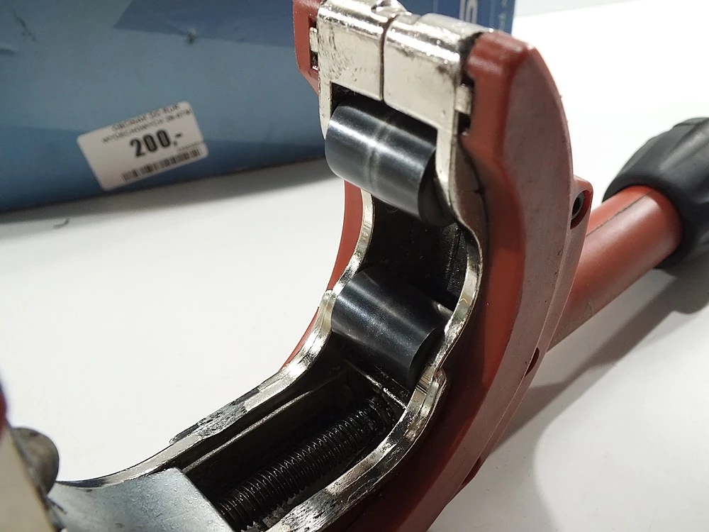 obcinak-do-rur-wydechowych-28-67mm-z-grzechotka-pud-ean-gtin-5901583514388