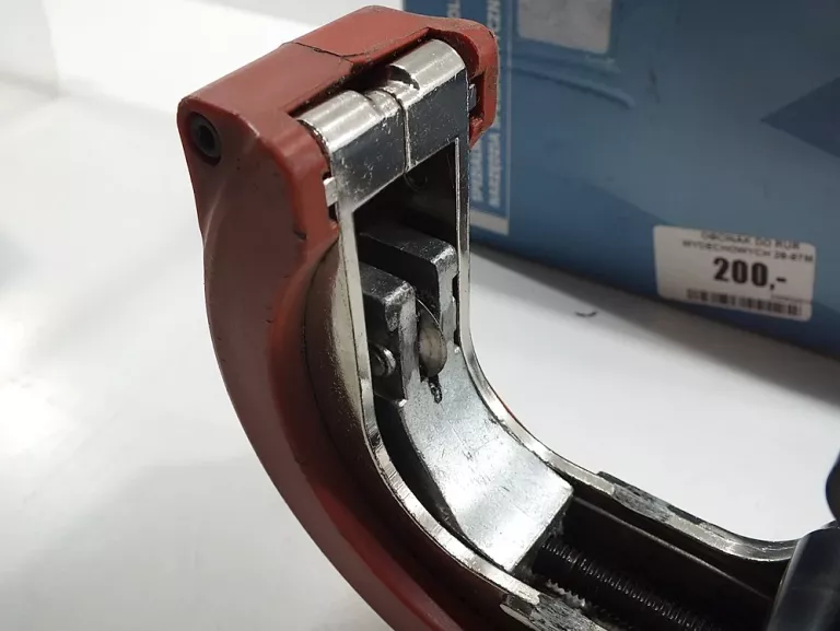 obcinak-do-rur-wydechowych-28-67mm-z-grzechotka-pud-marka-asta