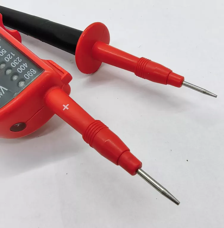 CYFROWY TESTER NAPIĘCIA I CIĄGŁOŚCI TIS 850 12 V - 690 V+ETUI