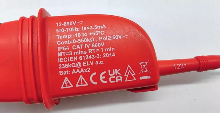 CYFROWY TESTER NAPIĘCIA I CIĄGŁOŚCI TIS 850 12 V - 690 V+ETUI